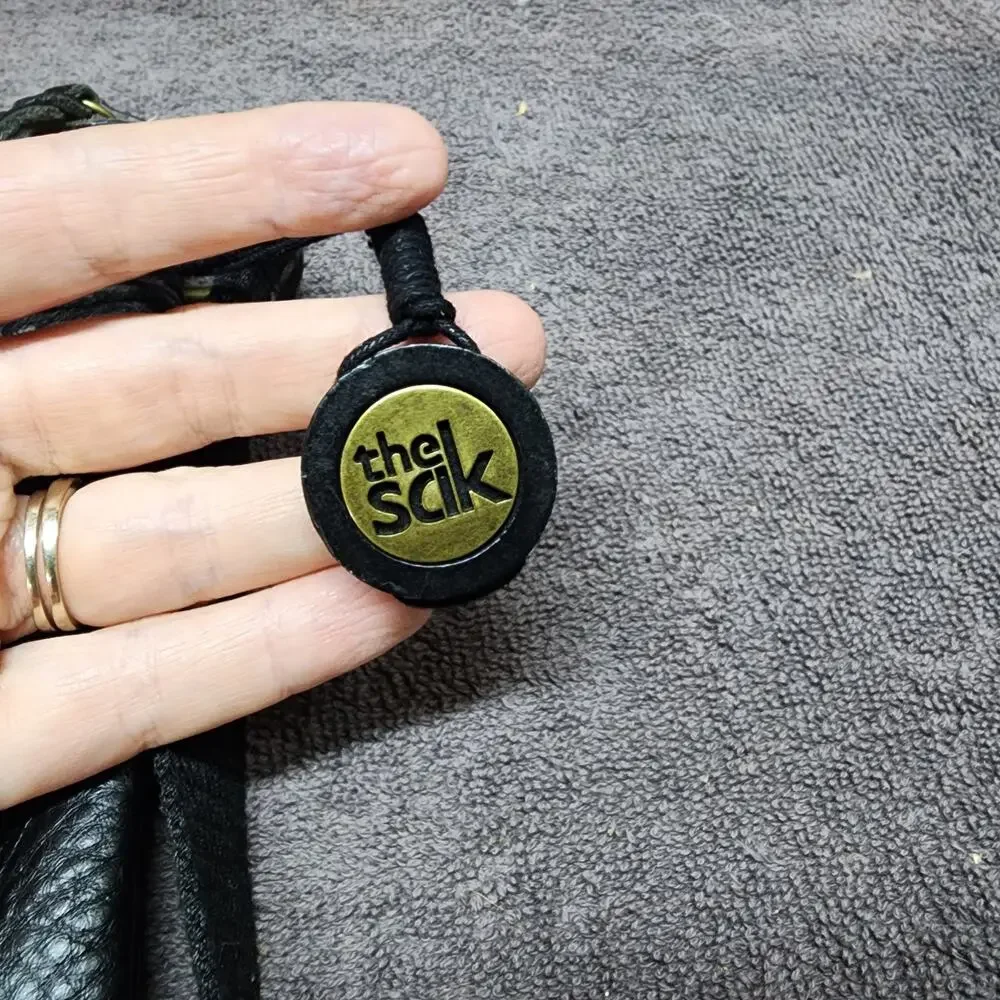The Sak sak black